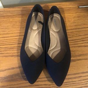 Black Point Toe Flat